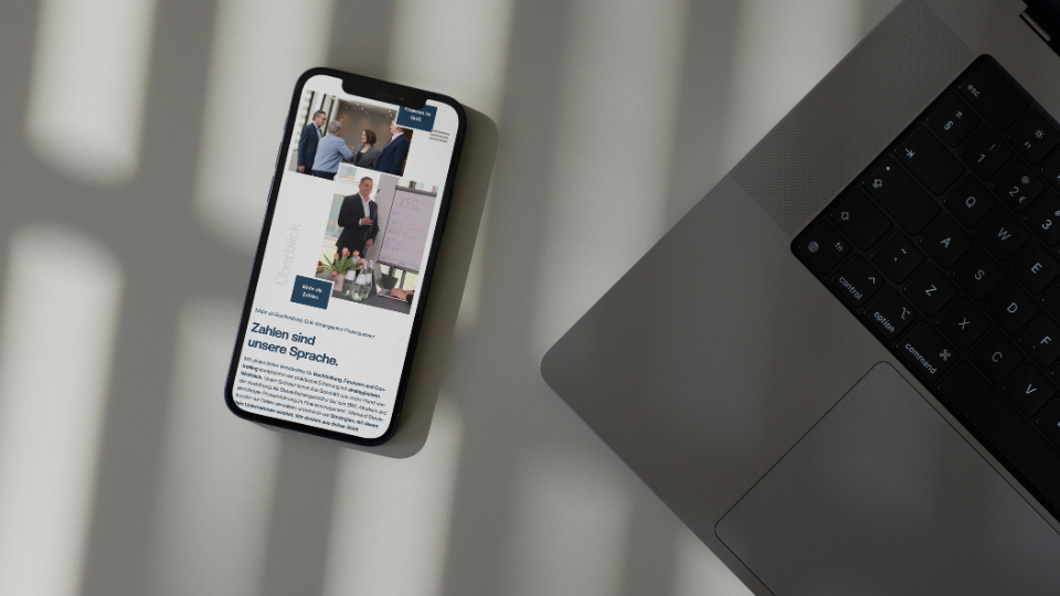 Website showcase for Accorat